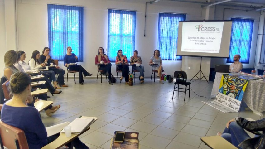 Profissionais participam de discussão durante essa terça-feira (Foto: Prefeitura de Xaxim)