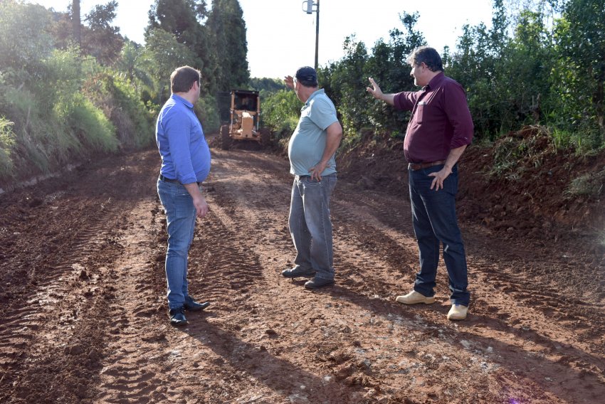 Bortolanza e Maroco acompanharam as melhorias realizadas nesta segunda-feira (16) - Foto: Prefeitura de Xaxim