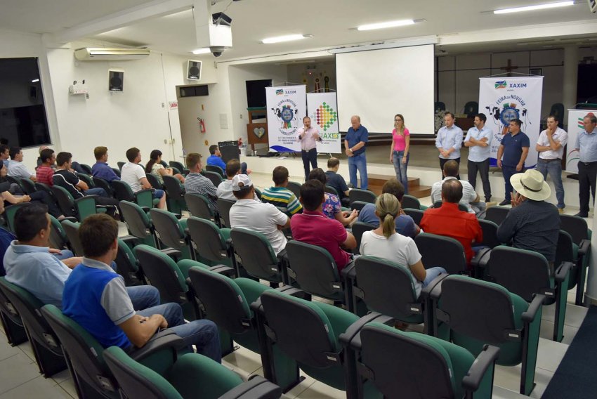 Seminário e Lançamento Oficial da Feira da Novilha e do Gado Leiteiro aconteceu na Câmara de Vereadores (Foto: Prefeitura de Xaxim)