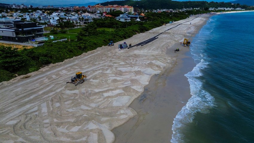 Alargamento da praia de Jurerê, em Florianópolis, avança para a parte Tradicional, com investimento de R$ 24,79 milhões