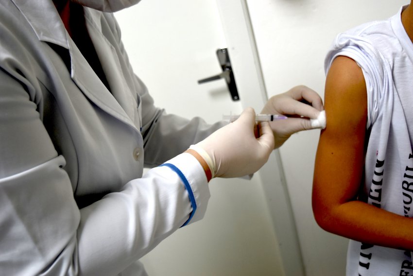 Trata-se da nova fase da Campanha Nacional de Vacinação contra a Influenza, em que foram imunizadas mais de 200 pessoa no primeiro dia de vacinação