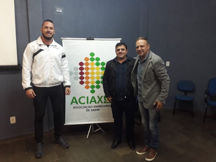 Organizador do evento, Marlon Alessio (à esq.) é vice-presidente da Indústria e Comércio da Aciax