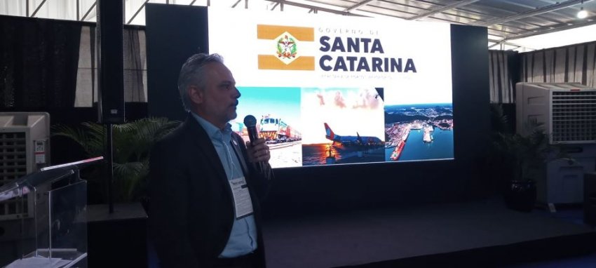 Secretário estadual Beto Martins explanou durante o Simpósio da Integração Logística do Sul, evento que faz parte da Mercoagro