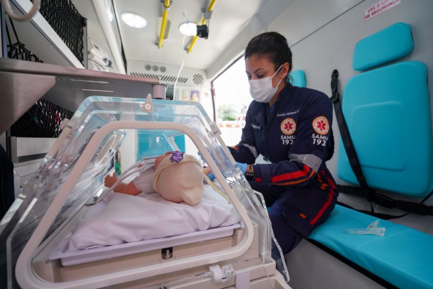 Governo de SC investe R$ 2,15 milhões em incubadoras e cardioversores para melhorar o atendimento médico do Samu e Inter-hospitalar